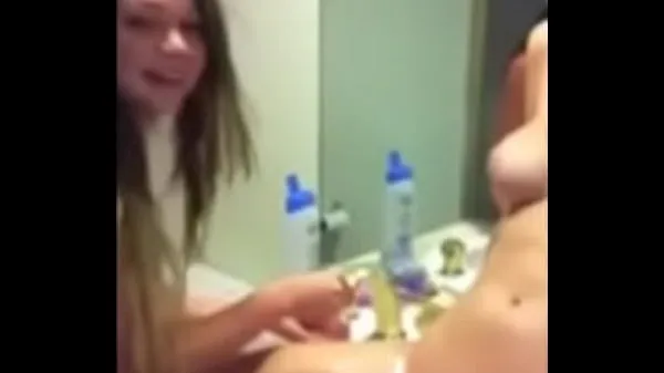 HD Girl shaves girl - Amateur Videoproduci film