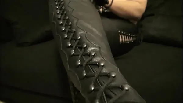 HD Mistress Roberta boots cleaning POV drive filmek