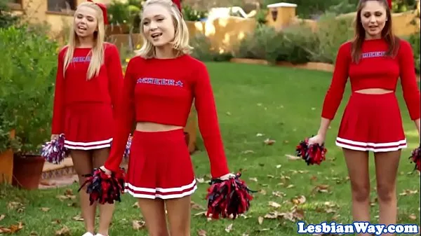 أفلام عالية الدقة Les cheerleaders fourway fun after pratice تعمل بمحرك