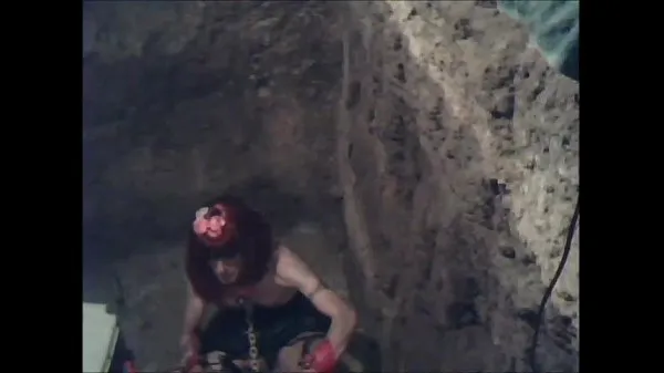 أفلام عالية الدقة Sissy Slave Drinks Piss Chained in Mud تعمل بمحرك