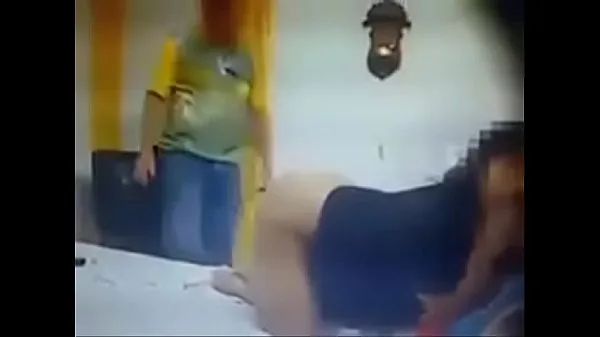 HD Cheating wife tries to seduce TV technician Filmleri Sürdürün