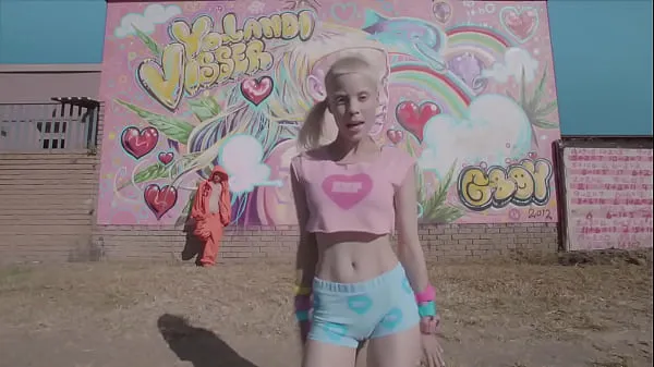 HD Die Antwoord - b.'s on Fire (Yolandi Only Music Video mendorong Film