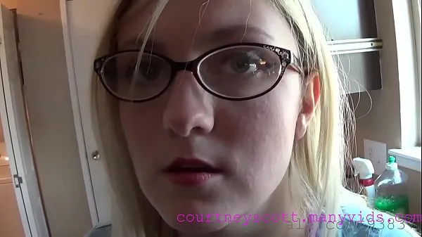 HD Mamma Let's Me Cum sul suo viso Courtney Scott VIDEO COMPLETOproduci film