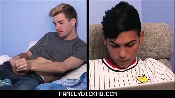 Films Jeune minet beau-fils et son beau-père ont Threesome With Twink Latino change Boy HD HD