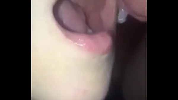 HD Travesti pasiva se traga la leche de su macho como una buena zorra caliente en Celaya conduce películas