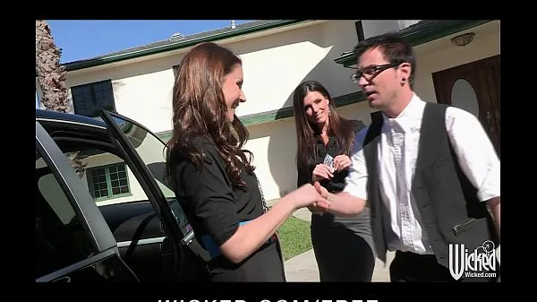 HD Pair of sisters bribe their car salesman into a threesome drive filmek