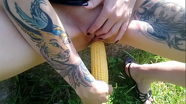 HD Lucy Ravenblood fucking pussy with corn in public drive filmek