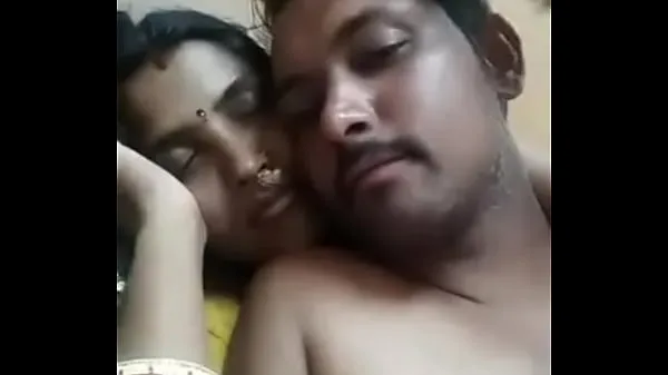 أفلام عالية الدقة Indian Couple Getting Cosy (Snuggy) Wife Holding Hubby from تعمل بمحرك