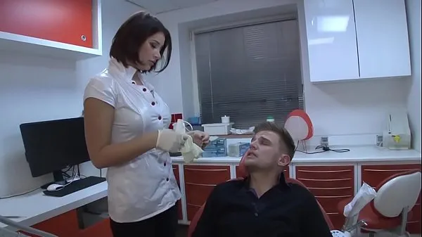 Films une jeune dentiste o. de donner sa chatte pour eviter la plainte du client a son patron HD HD