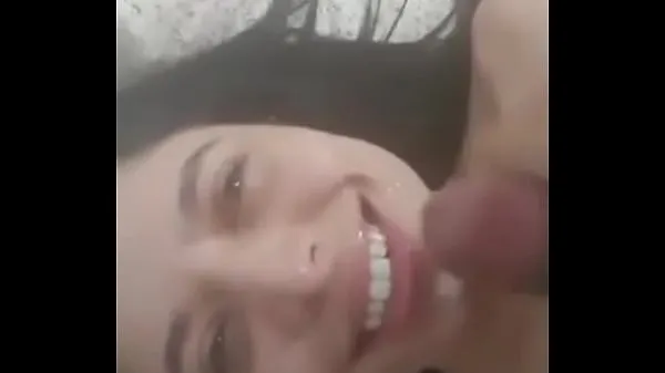 HD Video amatoriale cumming in bocca caldaproduci film