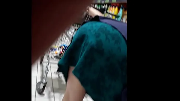 HD Questa donna grassa e matura va a fare shopping senza mutandine sotto la gonnaproduci film