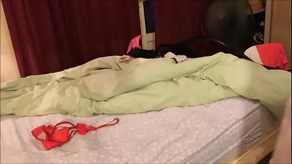 高清 性感的 O2，T&A 537 - 穿着内衣和缎面黑色内裤的法国人像妓女一样勾引和被性交 驱动电影