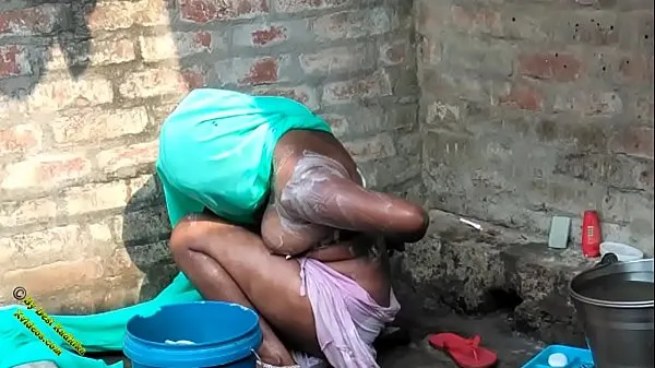 HD Indiano Village Desi Bathing Video In Hindi Desi Radhikaproduci film