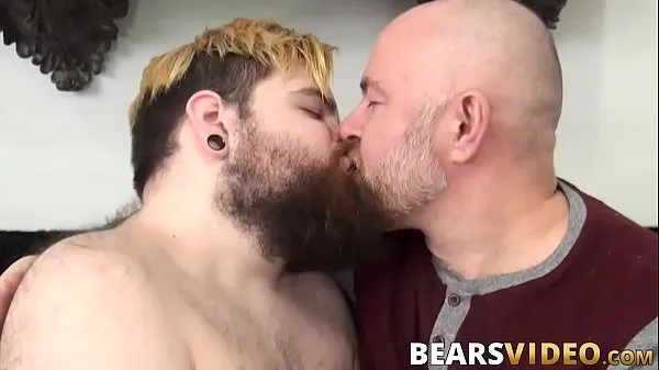 HD Bears named Claudio White and Guy English enjoy making love pogon Filmi