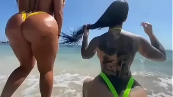 HD Duo de culonas en la playa conduce películas