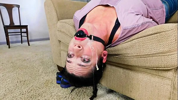 HD Mom's Penis Gag Challenge-filmer