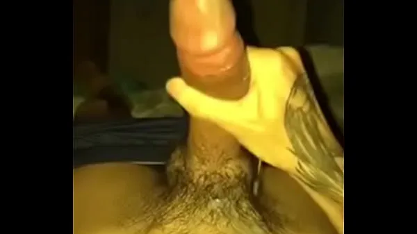 HD joven dotado disfrutando mucho conduce películas