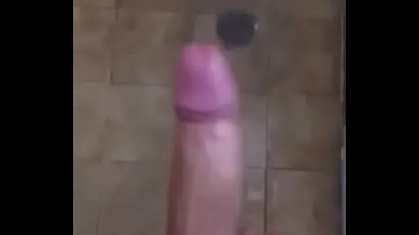 HD Handjob in the gym shower with cumshot Filmleri Sürdürün