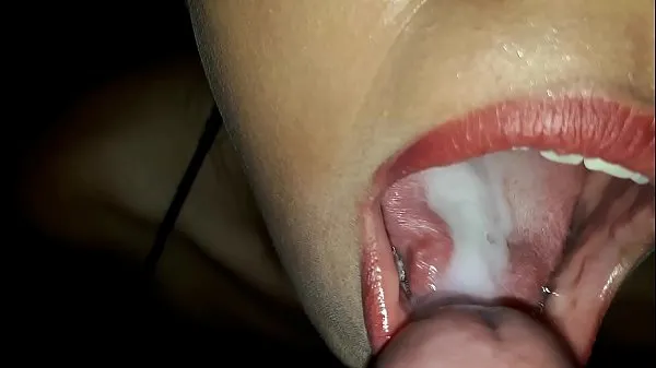 Große Toller Blowjob von meiner kleinen versauten Schwester, ich lasse die Milch in ihrem HalsPower-Filme