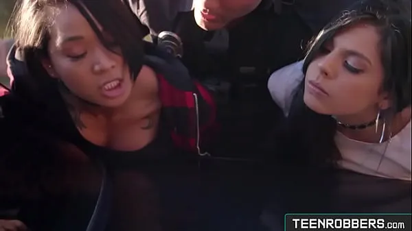 أفلام عالية الدقة Public Sex with Two Horny Slut Teens تعمل بمحرك