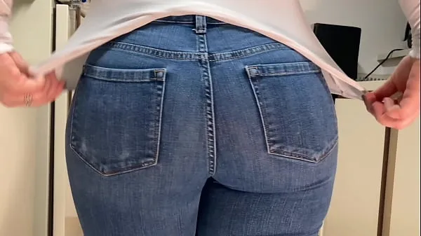 HD Jeans de mamá con culo gigante 4k conduce películas