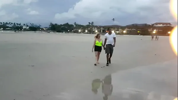 HD Paty Bumbum encontra gringo dotado e loira na praia e leva para casa do El Toro de Oro para fuder . ( Melissa Alecxander - Clarkes Boutaine gera filmes