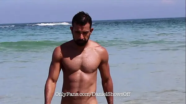 أفلام عالية الدقة Nudist Beach - Naked outdoor تعمل بمحرك