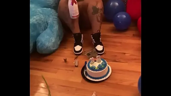 Films Joyeux anniversaire 2 moi‼ ️Vous savez que j'ai coupé un gâteau HD HD