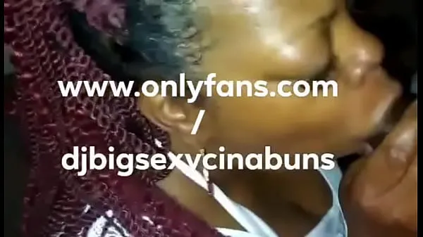 HD Ebony Mature Bbw sucks BBC-filmer