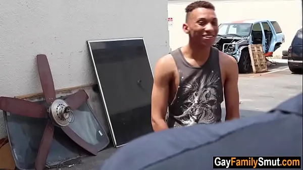 HD Black stepson fucks stepdad to get his car fixed Filmleri Sürdürün