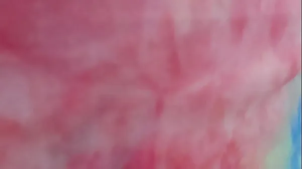 高清 监视你的意大利继母在店里更衣时弄湿她的短裤 驱动电影