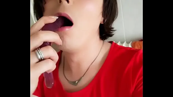 HD Amateur Tranny Sissy Analisa is sucking her Dildo deep at home and likes it to be a Shemale bitch 드라이브 동영상