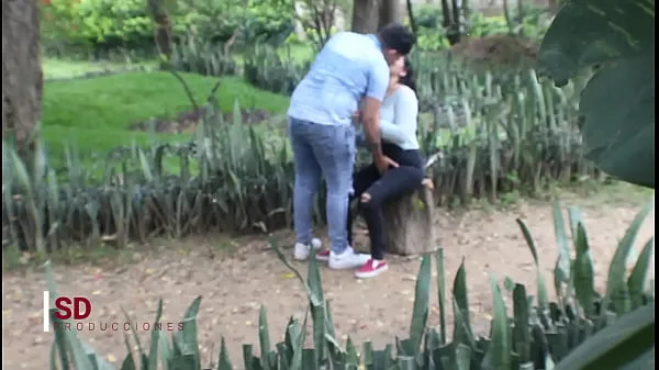 HD SPYING ON A COUPLE IN THE PUBLIC PARK-drev film
