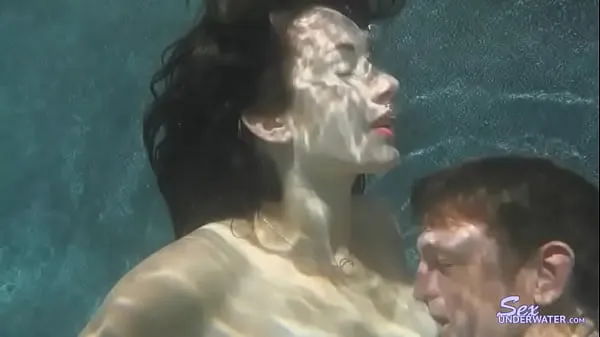 HD Brunette Makes Love Underwater schijf Films