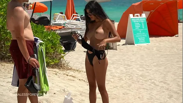 Ταινίες δίσκου HD Huge boob hotwife at the beach
