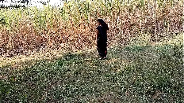 HD Komal was about to urinate and burn the sugarcane of her field mendorong Film