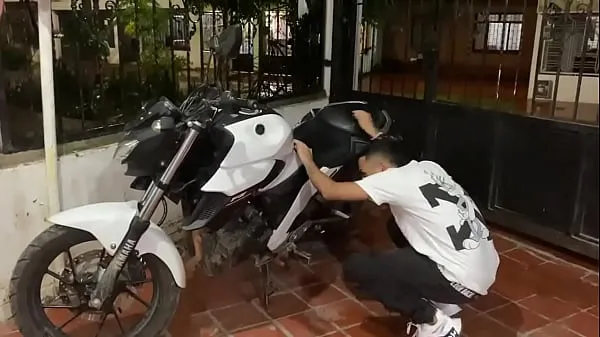 HD FIX MY MOTORCYCLE AND THEN MY PUSSY pogon Filmi