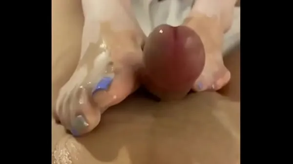 HD 女王调教寸止足交榨精 丝袜套JJ超爽足交 足射之后还不放过继续足交榨精 footjob全部射脚上 Filmleri Sürdürün