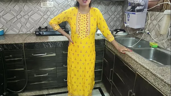 Filmy na jednotce HD Desi bhabhi was washing dishes in kitchen then her brother in law came and said bhabhi aapka chut chahiye kya dogi hindi audio