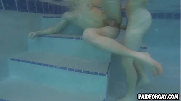 Films Morceau hétéro se faire baiser dans une piscine pour de l'argent HD HD