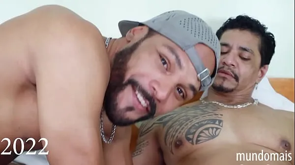 HD Two friends discovering they like a big, thick cock drive filmek