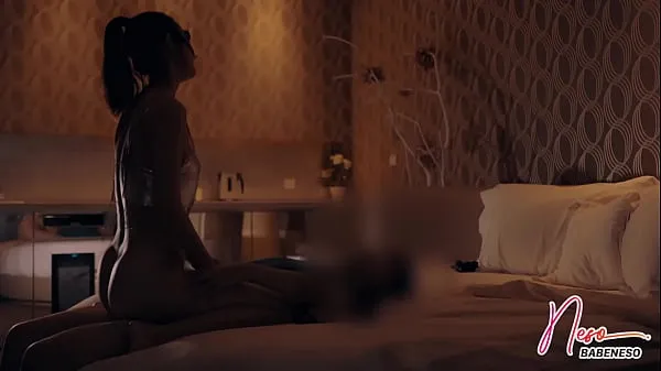 HD 手指頭放進來⋯」 慾女舔完肉棒自己騎上去搖 還要求男人粗暴一點 gera filmes
