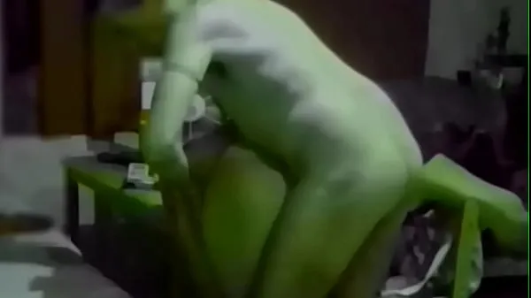 HD Faby est insatiable, c'est une grosse salope et si je fais d'elle une pute elle devient désespérée : "S'il te plaît, donne-moi une bite" demande-t-elle en suppliant en sentant ma main à l'int ڈرائیو موویز