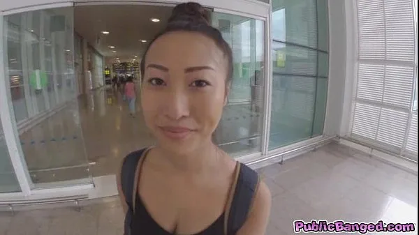 Films Sharon Lee, une asiatique aux gros seins baisée dans un parking public HD HD